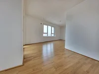 Blick aus Küche in Richtung Wohnzimmer Top 18