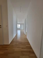 Flur zum Wohnzimmer mit Küchenbereich Top 19