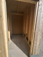 Einlagerungsraum neben Terrasse