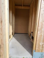 Einlagerungsraum neben Terrasse