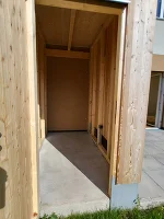 Einlagerungsraum neben Terrasse