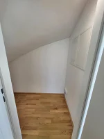 Abstellraum unter Treppe