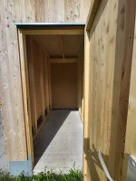 Einlagerungsraum neben Terrasse