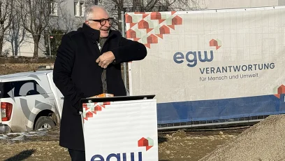 Geschäftsführer Fritz Kittel mit EGW Rednerpult